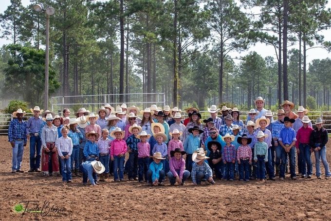 Group photo 2019-2020 - Start of the rodeo season...